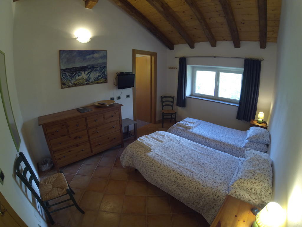 Al Campo Di Sotto Bed & Breakfast Buia Δωμάτιο φωτογραφία