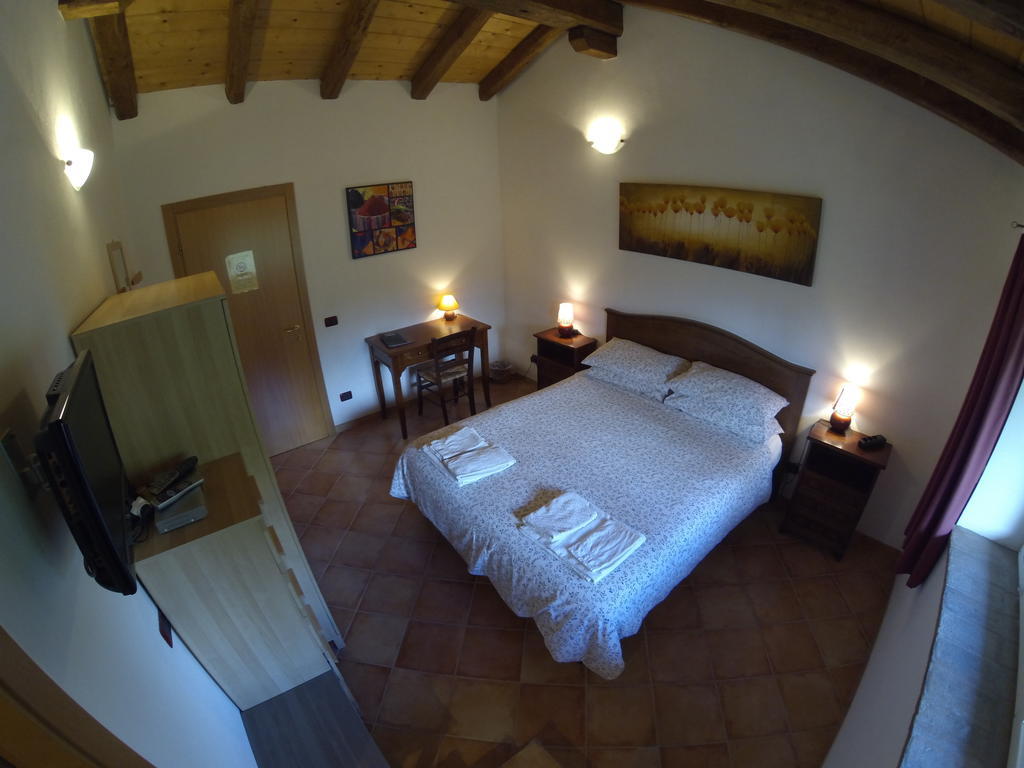 Al Campo Di Sotto Bed & Breakfast Buia Δωμάτιο φωτογραφία